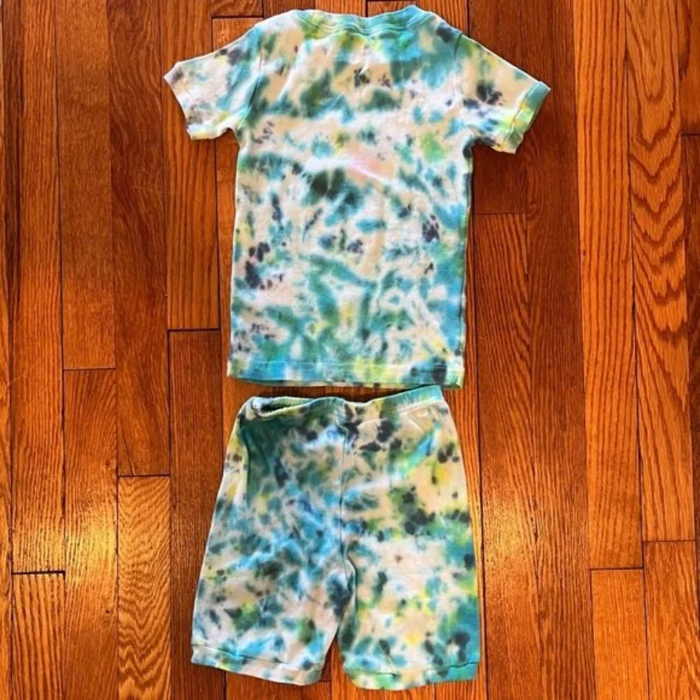 NEW Tie Dye Unisex Short Sleeve & Shorts Pajama Set 5T